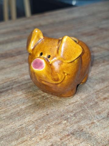 Houder voor cocktailprikkers in de vorm van een varken  beschikbaar voor biedingen