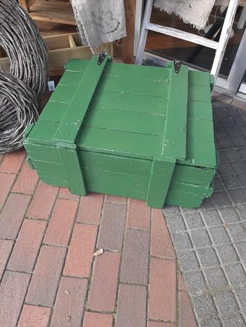Munitiekist / houten kist groen beschikbaar voor biedingen
