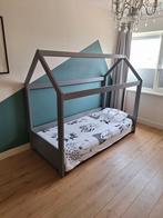 Kinderbed (huisje) grijs, Antiek en Kunst, Antiek | Meubels | Bedden, Ophalen of Verzenden