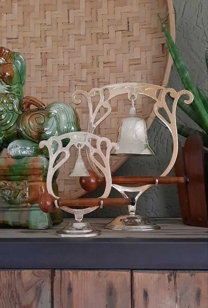 Set van 2 antieke bellen / tafelbel / Gong, Ophalen of Verzenden