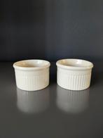 Wedgwood Edme, 2 ramekins/ovenvaste bakjes., Huis en Inrichting, Keuken | Servies, Ophalen of Verzenden, Wedgwood, Aardewerk, Schaal of Schalen