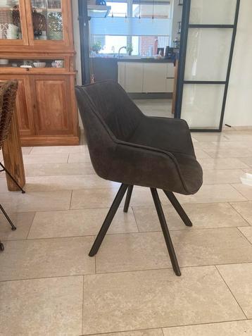 2 stoelen