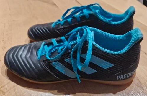 Adidas Predator zaalvoetbalschoenen 41 1/3 (vallen als 40), Kinderen en Baby's, Kinderkleding | Schoenen en Sokken, Zo goed als nieuw