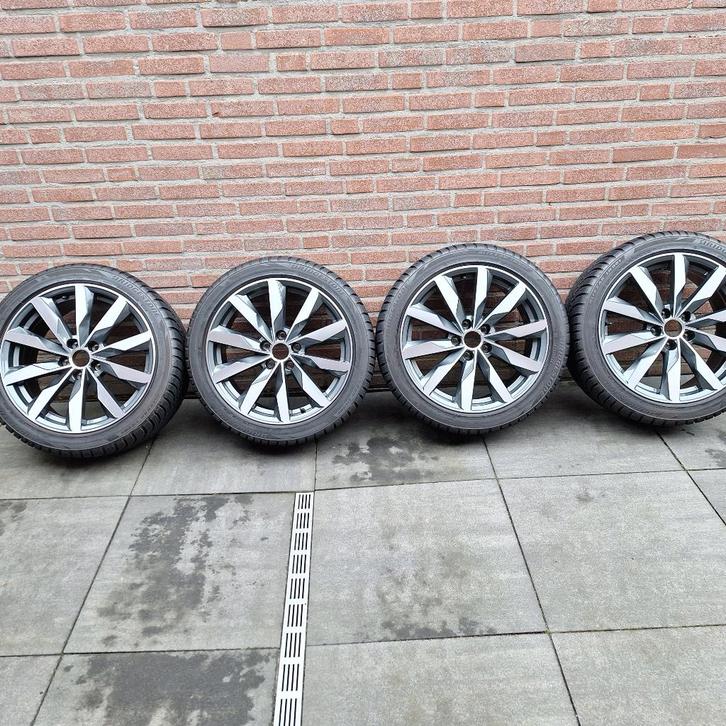 Winterwielen AUDI a4 Avant  B09, Auto-onderdelen, Banden en Velgen, Banden en Velgen, Winterbanden, 18 inch, 245 mm, Personenwagen