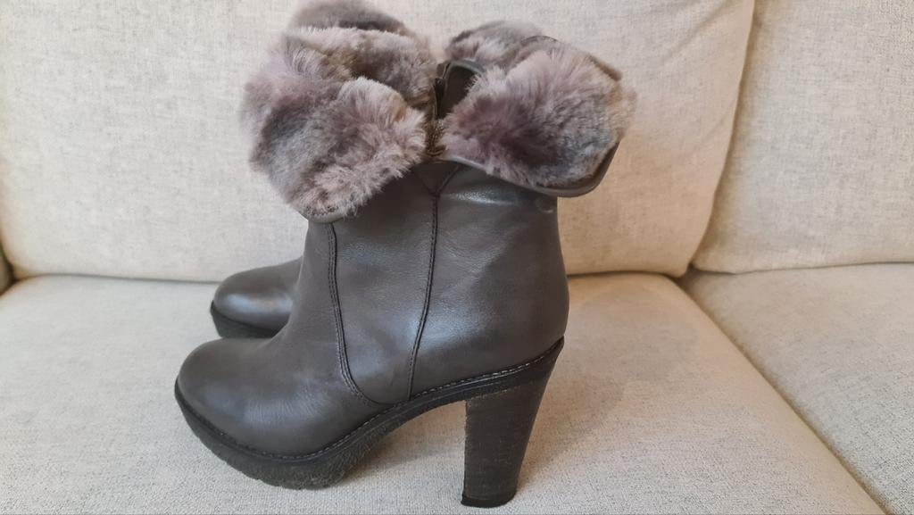 Nieuwe laarsjes Fred de la bretoniere 37 taupe grijs hakken, Fred de la Bretoniere, Lage of Enkellaarzen, Ophalen of Verzenden