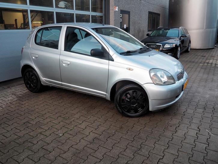 Toyota Yaris 1.3 16v VVT-i Luna AIRCO 5 DEURS CV NL AUTO, Auto's, Toyota, Bedrijf, Te koop, Yaris, ABS, Airbags, Airconditioning