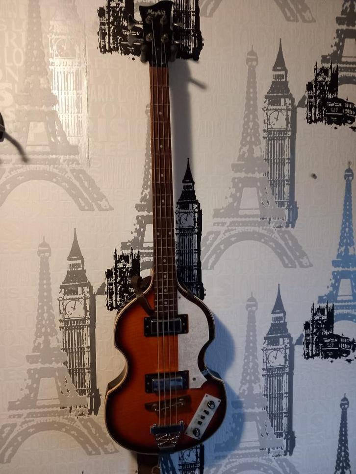 Mayhill Violin Bass – Vintage Look & Warme Klank, Muziek en Instrumenten, Snaarinstrumenten | Gitaren | Bas, Gebruikt, Elektrisch