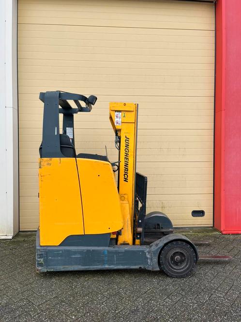 Jungheinrich buiten reachtruck/ruw terreintruck 1600KG, Zakelijke goederen, Machines en Bouw | Heftrucks en Intern transport, Reachtruck