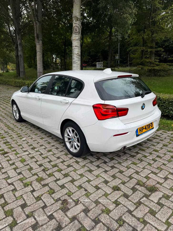 BMW 1-Serie 116d 116pk Aut 2015 Wit, Auto's, BMW, Particulier, 1-Serie, Diesel, C, Hatchback, Automaat, Origineel Nederlands, Wit