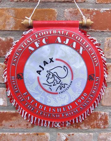 Ajax Amsterdam afc 1990s prachtige vintage ronde vaan beschikbaar voor biedingen