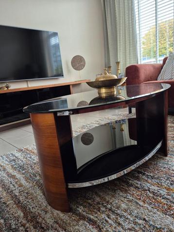 Heel mooi bijzonder salontafel. 