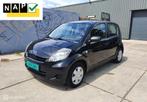 Daihatsu Sirion 2 1.3-16V Prestige AIRCO/NAP, Auto's, Voorwielaandrijving, Gebruikt, 4 cilinders, Zwart