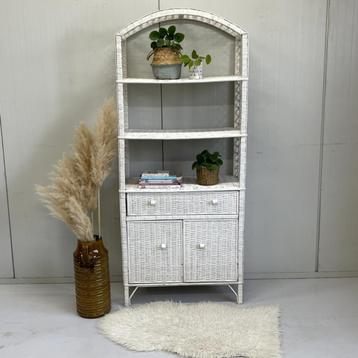 Boho vintage wit wandrek rotan boogkast wandkast riet beschikbaar voor biedingen