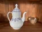 Geranium lila koffiepot klein model, Antiek en Kunst, Antiek | Servies los, Ophalen of Verzenden
