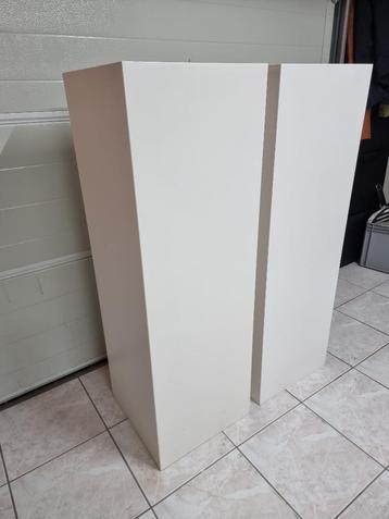 Zeer nette zuil/pilaar in MDF afm.: 1.20X40X40 (2 stuks!) beschikbaar voor biedingen