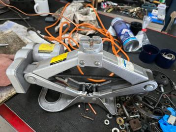 Elektrische Auto Krik 12V - 1500KG beschikbaar voor biedingen