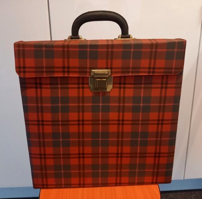 * Vintage vinyl lp platenkoffer rood donkergroen (15) *, Muziek en Instrumenten, Behuizingen en Koffers, Gebruikt, Overige instrumenten