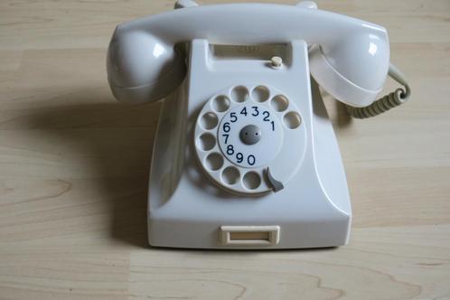 Prachtige ivoorkleurige telefoon PTT jaren 60 Ericsson, Telecommunicatie, Vaste telefoons | Niet Draadloos, Zo goed als nieuw