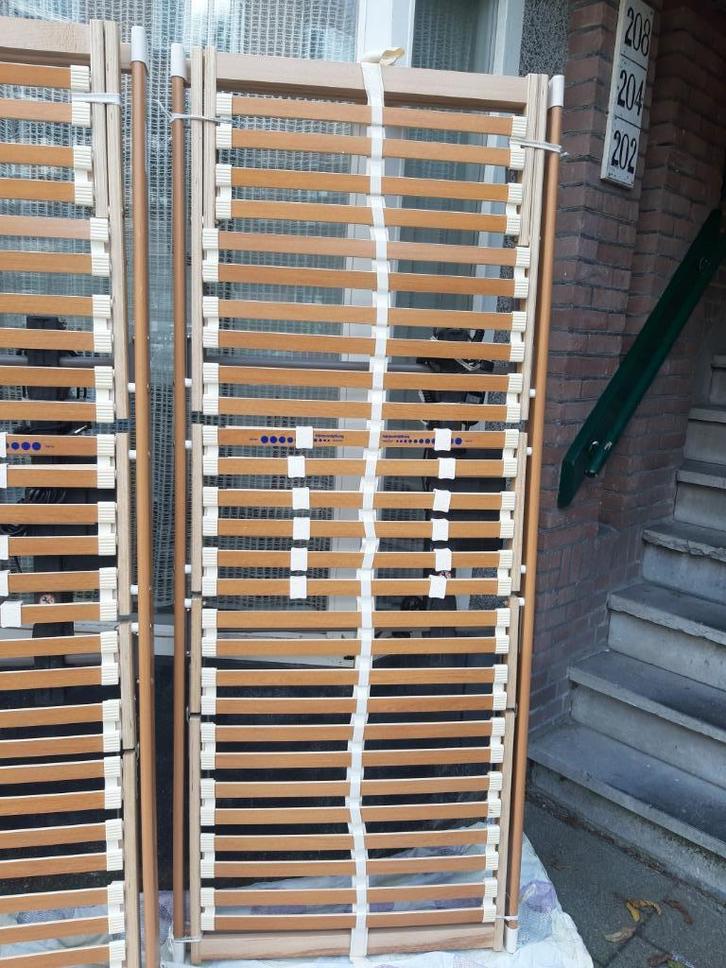 Zeer degelijke elektrisch verstelbare lattenbodems; teakhout, Huis en Inrichting, Slaapkamer | Matrassen en Bedbodems, Zo goed als nieuw
