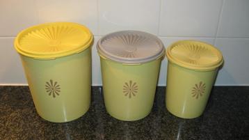 3 vintage Tupperware voorraadbussen beschikbaar voor biedingen