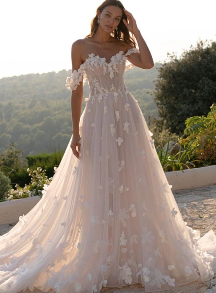 Blush kleurig flowy trouwjurk. UITVERKOOP, Kleding | Dames, Trouwkleding en Trouwaccessoires, Nieuw, Trouwjurk, Roze, Ophalen