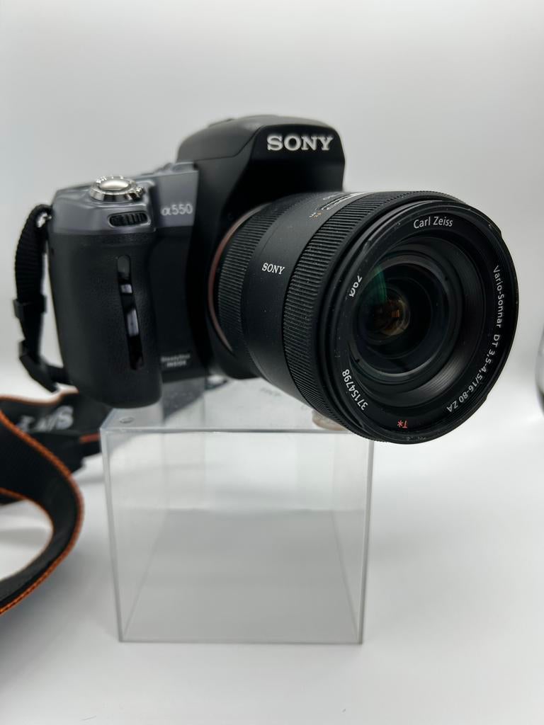 Sony A550 Spiegelreflexcamera met Carl Zeiss Lens, Audio, Tv en Foto, Fotocamera's Digitaal, Ophalen, 14 Megapixel, Spiegelreflex