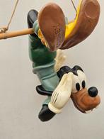Disney beeld Goofy aan de trapeze, Verzamelen, Ophalen, Goofy of Pluto, Gebruikt, Beeldje of Figuurtje