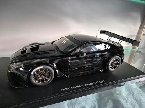 Aston Martin Vantage V12 GT3 - Autoart, Hobby en Vrije tijd, Modelauto's | 1:18, Zo goed als nieuw, Auto, Autoart, Ophalen of Verzenden