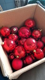 Rode en gouden kerstballen, Ophalen