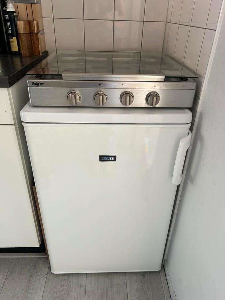 Combinatie RVS Pelgrim 4-pits kookstel met koelkast+vriesvak, Witgoed en Apparatuur, Fornuizen, Gebruikt, Vrijstaand, Gas, 4 kookzones