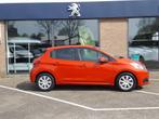 Peugeot 208 1.2 Puretech 82pk 5D Blue Lion Navi € 7.999,00, Auto's, Peugeot, Nieuw, Origineel Nederlands, 5 stoelen, Emergency brake assist