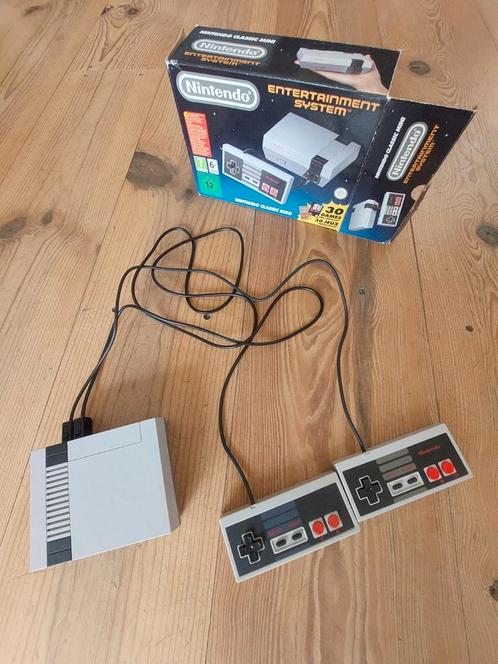 NES Classic, Spelcomputers en Games, Spelcomputers | Nintendo NES, Zo goed als nieuw, Ophalen of Verzenden