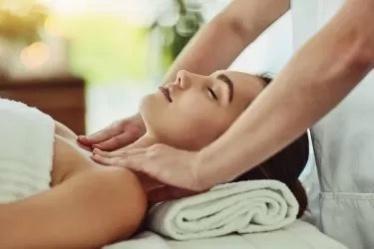 Full body relax massage voor dames/ladies only, Diensten en Vakmensen, Welzijn | Masseurs en Massagesalons, Ontspanningsmassage