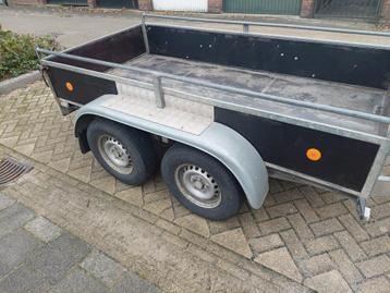 Nette aanhanger te koop beschikbaar voor biedingen