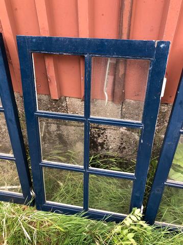 Raam met roedes en ruitjes beschikbaar voor biedingen