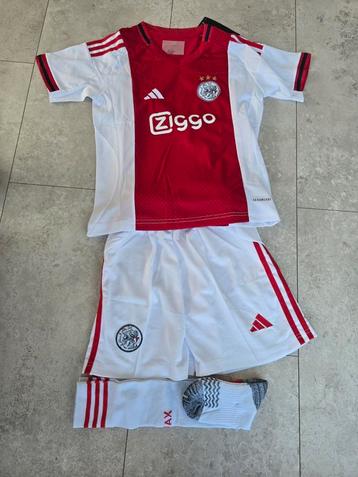 Ajax 2025/26 kinder thuis tenue set shirt broek sokken  beschikbaar voor biedingen