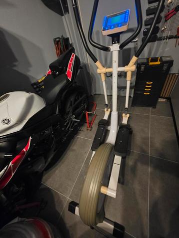 Digitaal crosstrainer beschikbaar voor biedingen