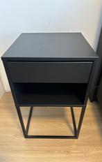 2 Nachtkastjes ikea vikhammer hoofddorp 30 euro voor 2, Huis en Inrichting, Slaapkamer | Nachtkastjes, Ophalen, Gebruikt, Minder dan 45 cm