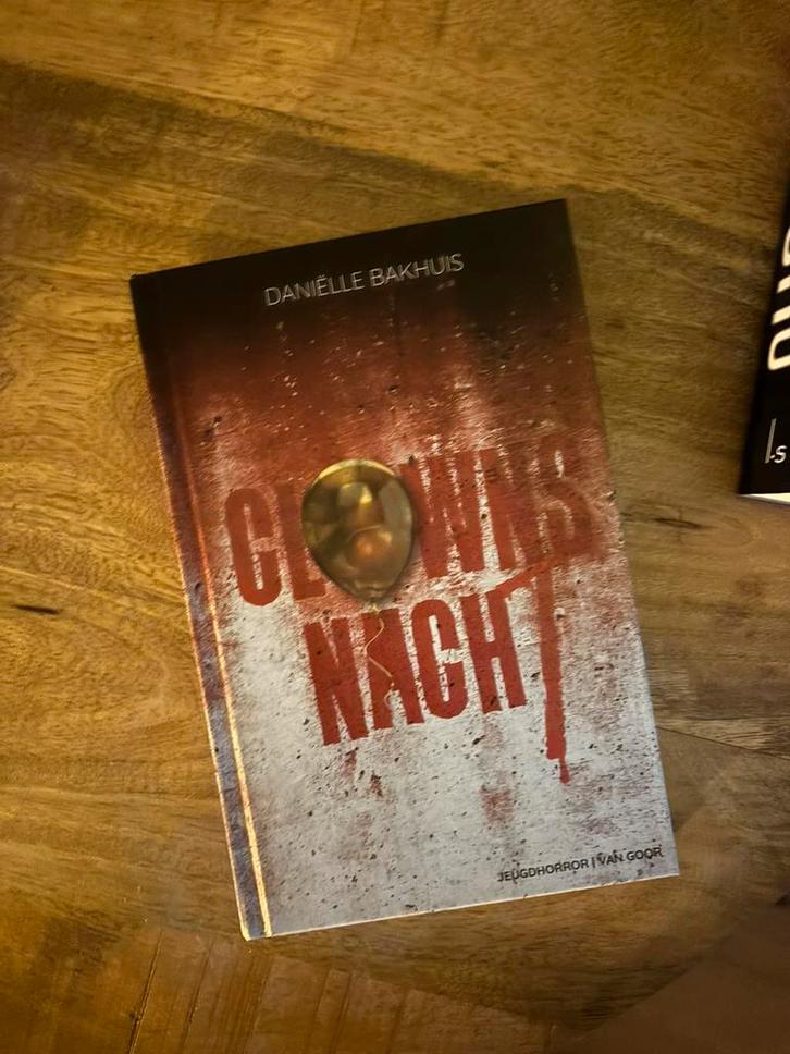 Daniëlle Bakhuis - Clownsnacht, Boeken, Kinderboeken | Jeugd | 13 jaar en ouder, Zo goed als nieuw, Ophalen of Verzenden