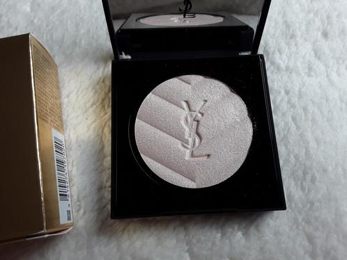 Yves Saint Laurent all hours highlighter libertine light, Sieraden, Tassen en Uiterlijk, Uiterlijk | Cosmetica en Make-up, Zo goed als nieuw