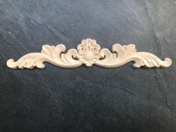 Houtsnijwerk ornament met bloem 20 cm mooi  beschikbaar voor biedingen