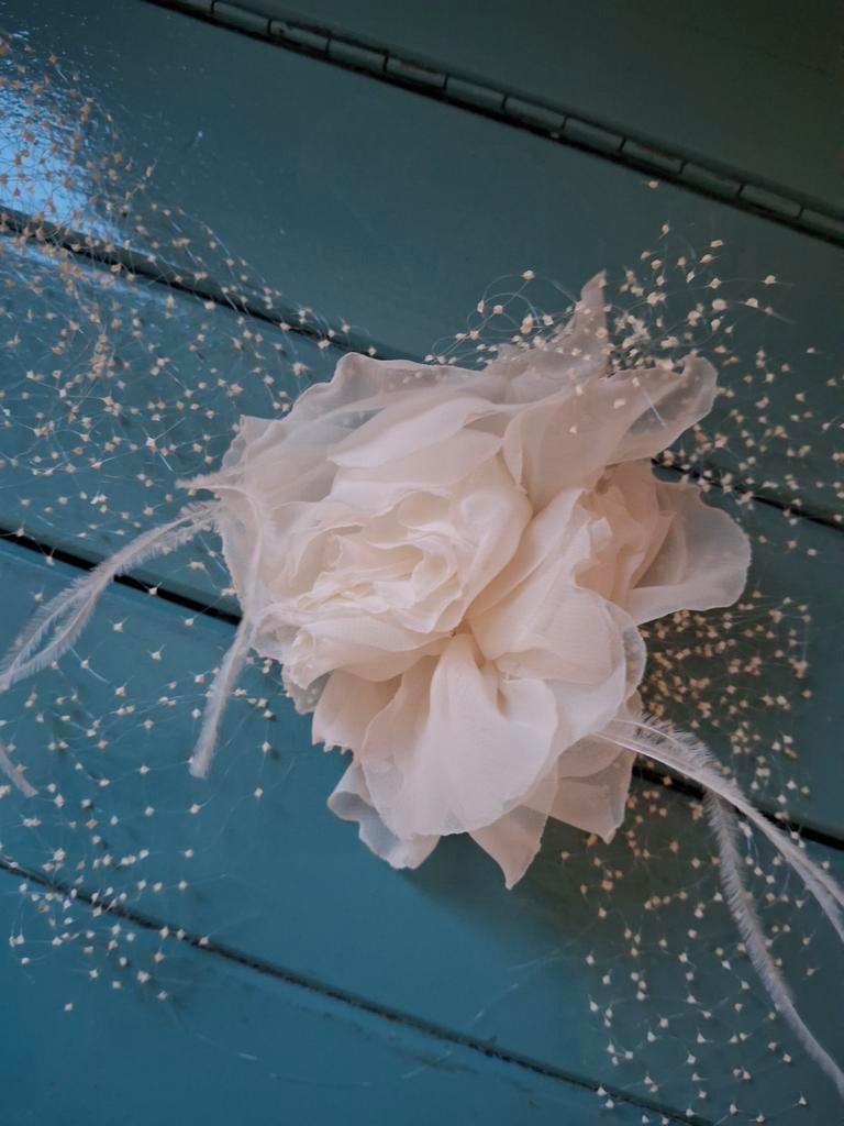 Haar Corsage - Perfect voor Bruiloft!, Wit, Ophalen of Verzenden, Accessoires, Onbekend