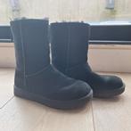 UGG Australian Classic Short black met rits maat 37, Ophalen of Verzenden, Zo goed als nieuw, Bruin