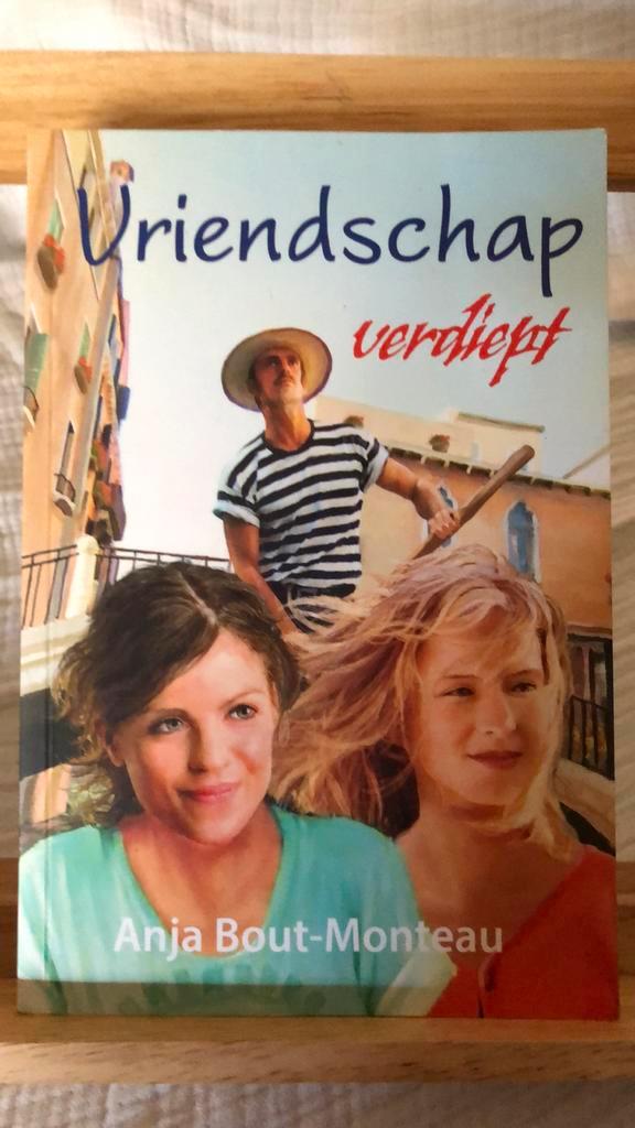 Anja Bout-Monteau - deel 3, Boeken, Kinderboeken | Jeugd | 13 jaar en ouder, Zo goed als nieuw, Ophalen of Verzenden