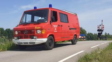 belastingvrije BRANDWEERBUS camper busje 1986 1987 benzine beschikbaar voor biedingen