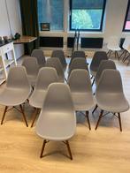 Grijze Kuipstoelen met Houten Poten, Huis en Inrichting, Stoelen, Ophalen, Kunststof, Gebruikt, Grijs