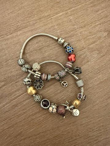 Pandora armbanden met vintage bedels beschikbaar voor biedingen