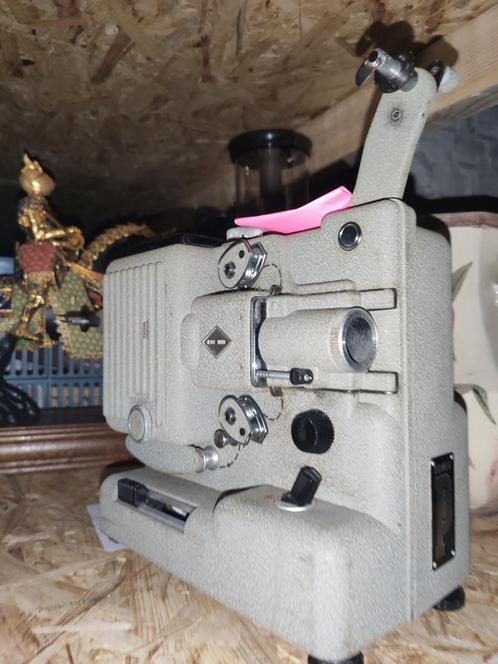 Vintage Eumig P8 8mm Filmprojector. WD-18., Audio, Tv en Foto, Diaprojectors, Gebruikt, Ophalen of Verzenden