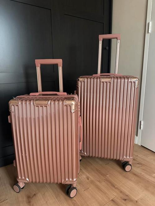 2x Voyagoux koffers - Small + Medium, Sieraden, Tassen en Uiterlijk, Koffers, Gebruikt, Slot, Uitschuifbare handgreep, Wieltjes