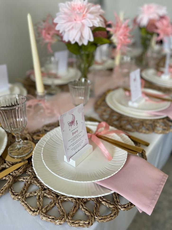 Babyshower verhuur servies aankleding tafelstyling, Hobby en Vrije tijd, Feestartikelen | Verhuur, Nieuw, Geboorte of Huwelijk